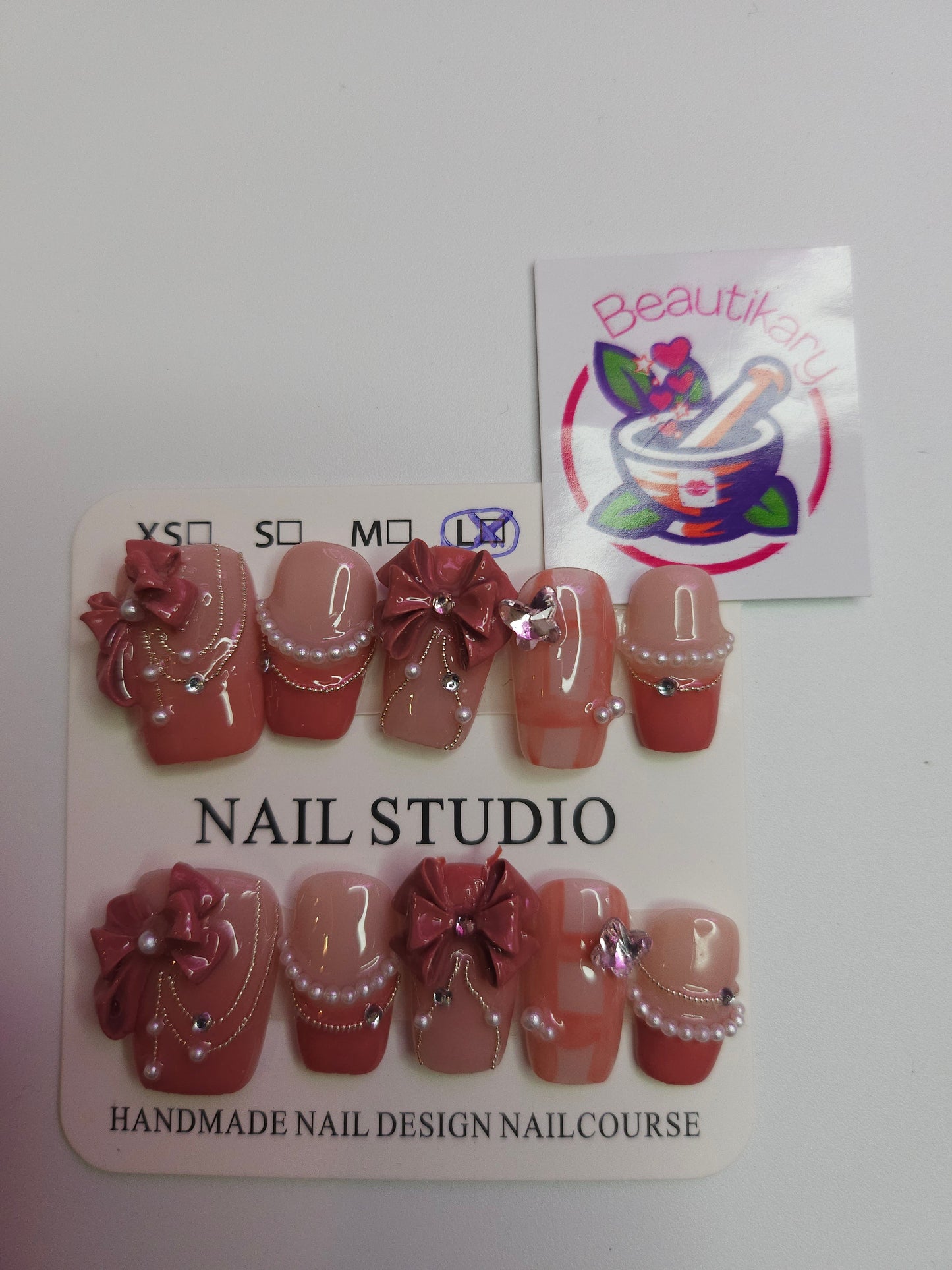 Short Cute Bow reusable press on nails